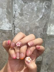 -花岐款式专研健康美甲沙龙
