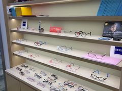 -三目眼镜·蔡司视觉合作店(青浦宝龙店)