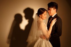 点击看大图 -挪娅婚纱摄影皇家会所