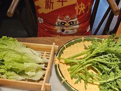 -尚尚仙·酸汤猪手·猪肚鸡火锅(华联万柳购物中心店)