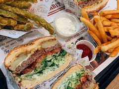 -The Habit Burger Grill 哈比特汉堡(世博店)