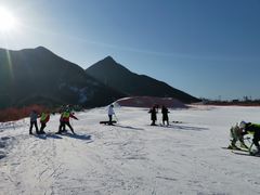 -荣盛康旅野三坡滑雪场