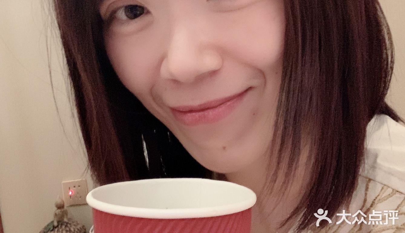 测了体温和登记就来到二楼。然后会有小姐姐热情招待你