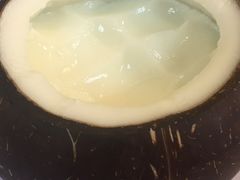 -志龙皇冠吃货椰子铺