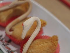 金牌榴莲酥-宴会中心