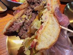 超厚芝士牛肉汉堡-魏斯理汉堡(西安沣东吾悦店)