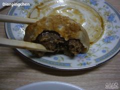 门钉肉饼之里面馅儿的近照-小颖泡馍