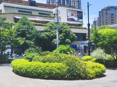 -瑞虹新天地月亮湾