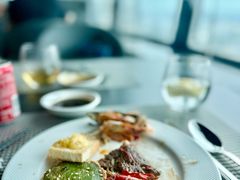 -亚洲国际大酒店·云顶阁旋转自助餐厅