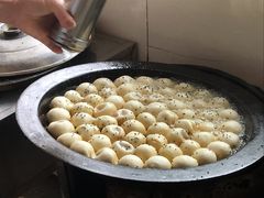 -老字号眼镜子煎包汤包店