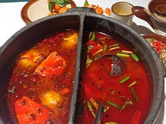 -贵府酸汤牛肉火锅·贵州老字号(飞山街店)