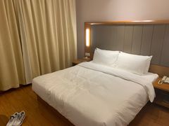 -全季酒店(上海火车站天目西路店)