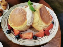 莓果奶油芝士舒芙蕾松饼-UPPER KITCHEN(延安路店)
