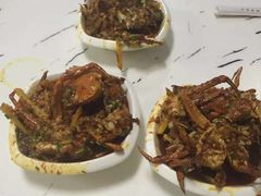 -凤凰路何眼镜香辣蟹(花果园店)