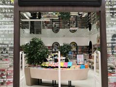 -钟书阁(群光广场店)