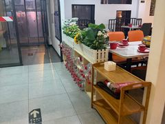 -毛辣果·贵州红酸汤牛肉火锅(西单店)