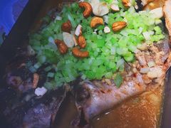 腰果蒜香清江鱼-鱼酷活鱼烤鱼(南京水游城店)