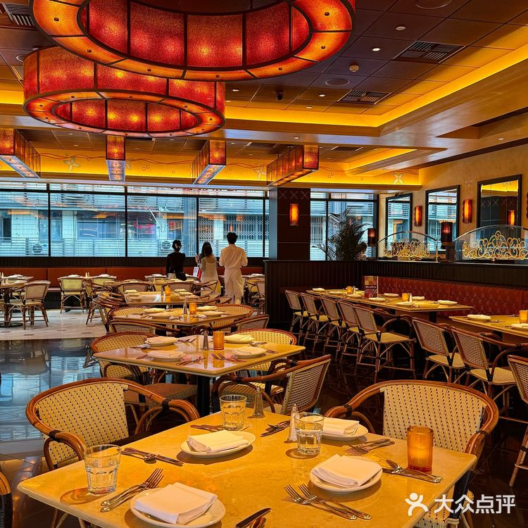 成都这么惊艳的美式西餐厅真不多了…
