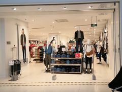 -优衣库(石家庄裕华万达广场店)