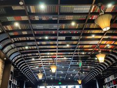 -钟书阁(松江泰晤士小镇店)