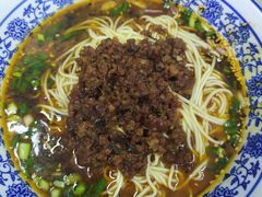 -渝之汇牛肉豌杂面