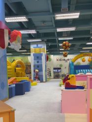 -莫莉幻想儿童乐园(三河燕郊永旺店)