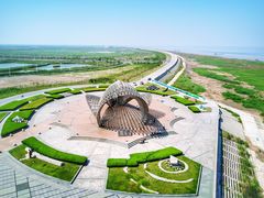 -上海滴水湖皇冠假日酒店