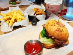 -必胜客(大宁路店)