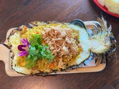 -Chom Cafe and Restaurant