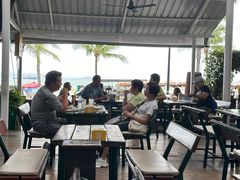 -Green Tree Rest. & Pub