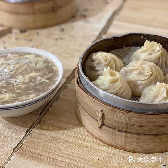 南方金山汤包店