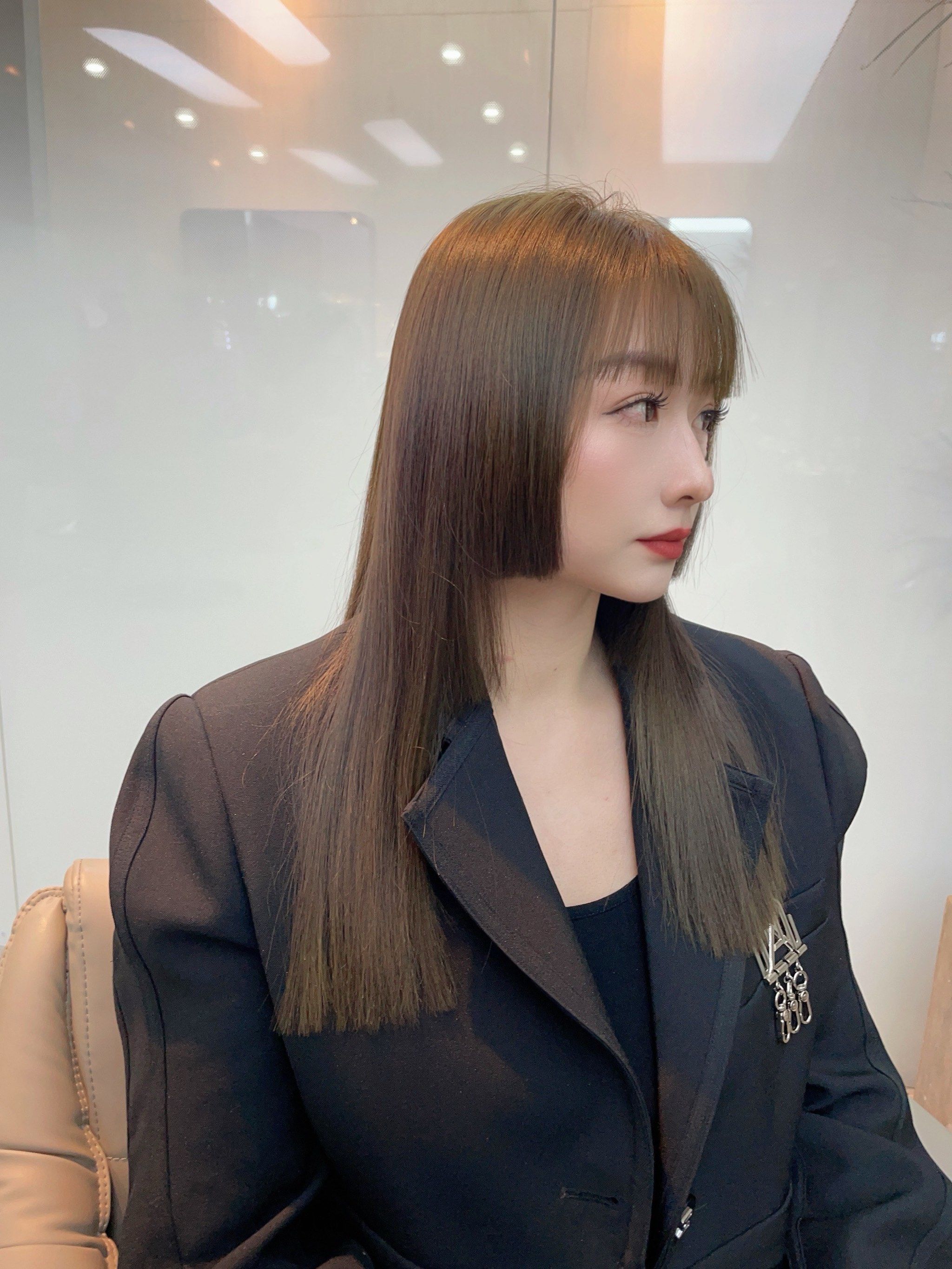 下显白发色公主切