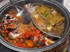 -阿瓦山寨·湘菜现炒·剁椒鱼头王(咸阳总店)