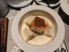 -穹六人间 people 6(岳阳路店)