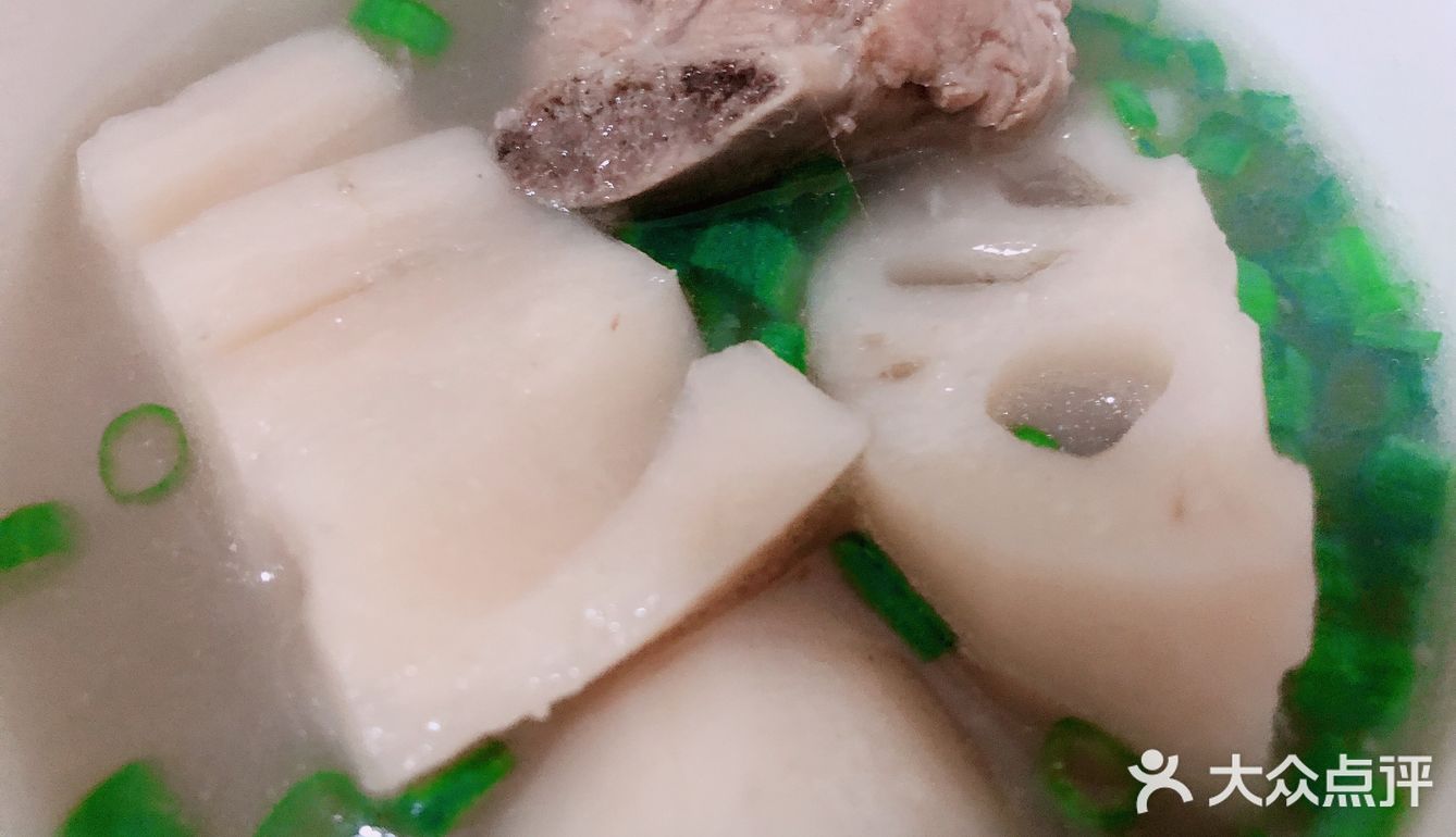 好吃又好喝的养身玉米排骨藕王汤
