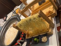 -洪氏嗨捞·广东猪肚鸡·椰子鸡火锅(西咸万象城店)