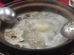 滋补汤底-花苑美食横琴生蚝火锅(拱北粤华路店)