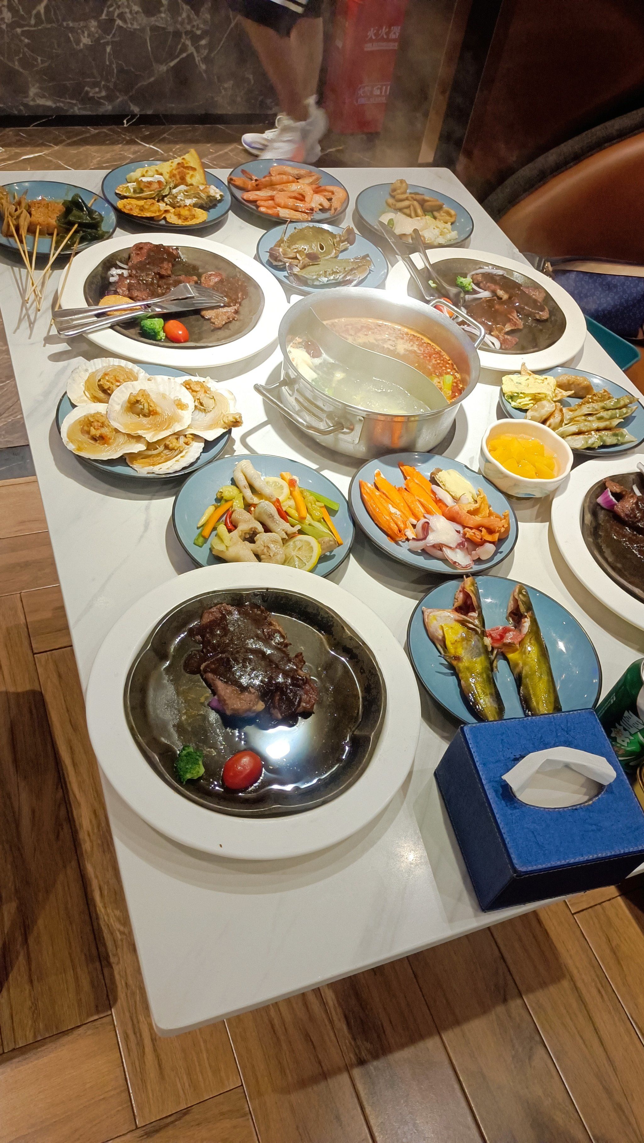 吉布鲁牛排海鲜自助餐