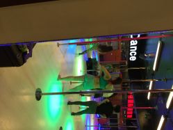 上海轩依钢管舞学校(长寿路总校)-轩依钢管舞