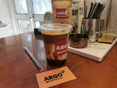 覆盆子拿铁-Joymean coffee.见面咖啡