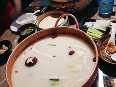 -三人行骨头王火锅(长寿店)