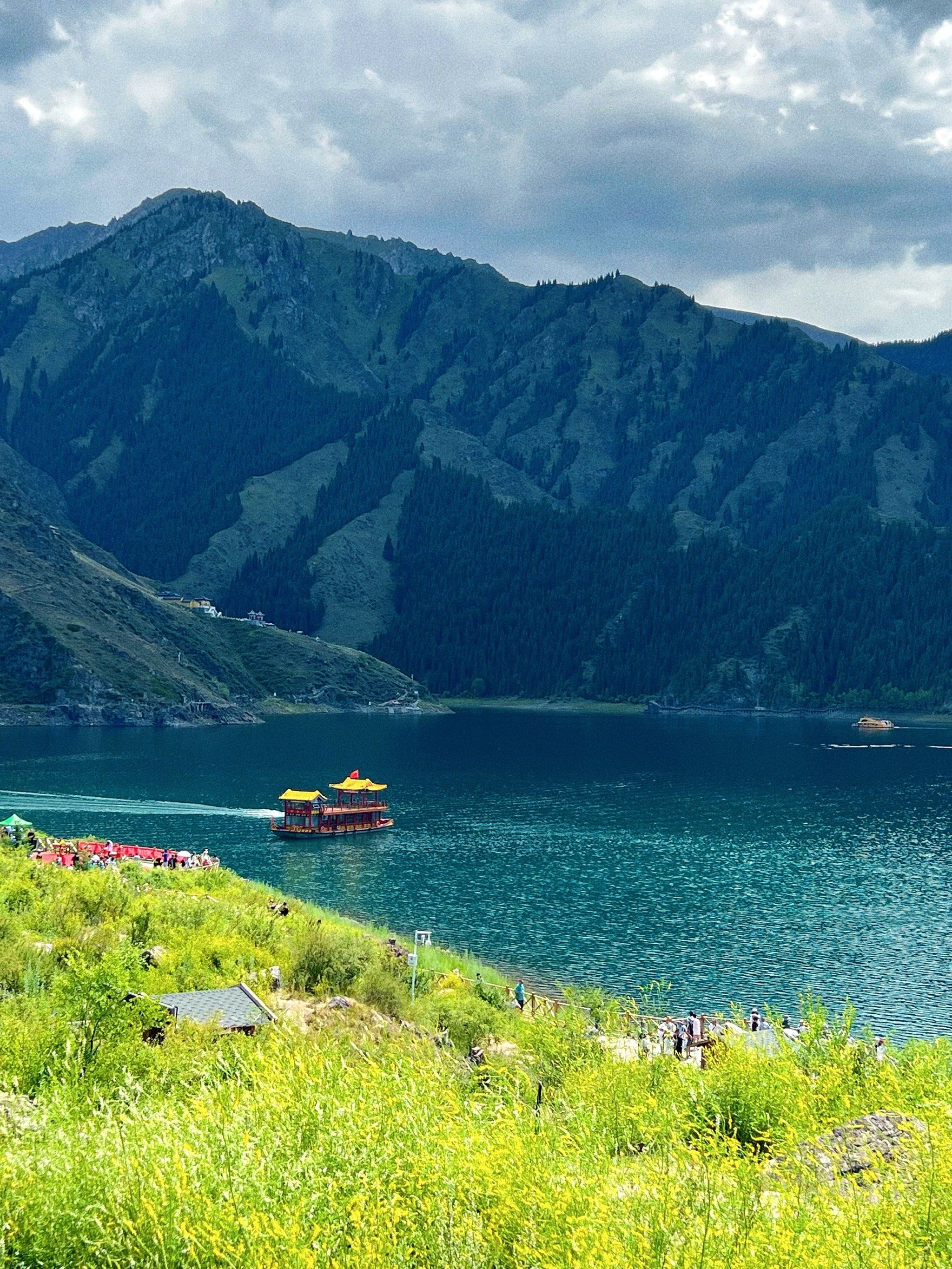 大美新疆美在天山天池