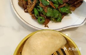 Private Chef's Stir-Fried Pork with Green Pepper