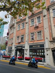 -亨生西服(陕西北路店)