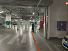 -虹桥天地-停车场