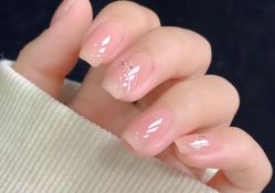 -雪奈传统美甲美睫