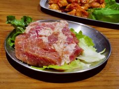 韩式腌猪王排-·缸桶屋·韩式牛肋条自助烤肉(西湖D11店)
