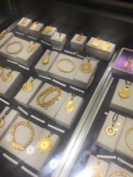 -周大福CHOW TAI FOOK(浦东八佰伴店)