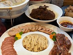 -红东阁东北菜烤肉酒馆(CROSS万象汇店)