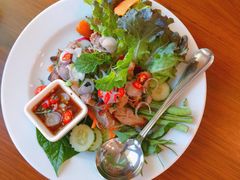 -Chom Cafe and Restaurant